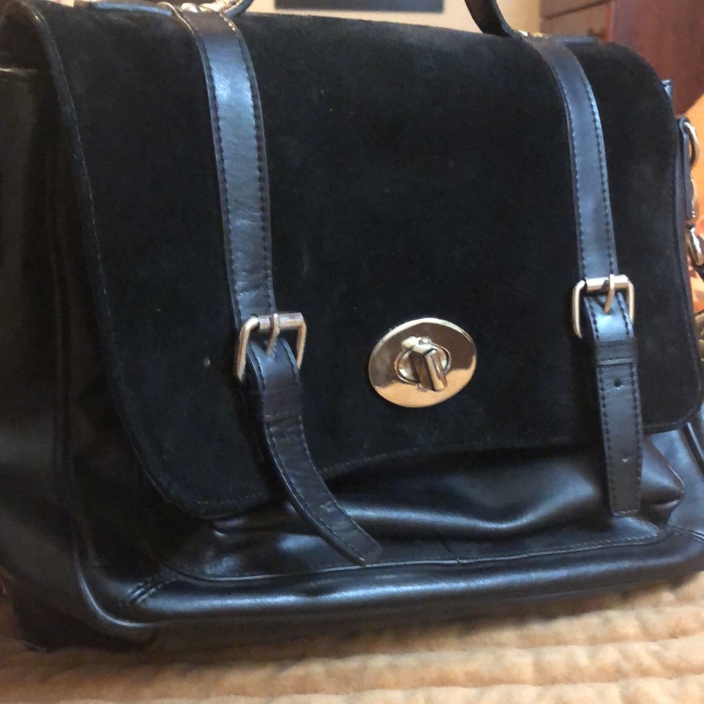Black Conceal Carry Satchel with Texture and Turnlock Closure - Picture 6 of 6